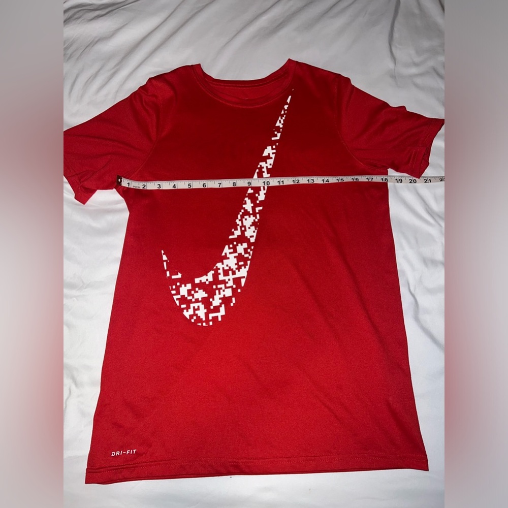 Nike tee